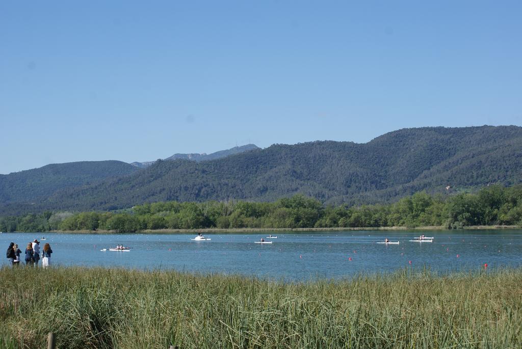 Flora Acomodação com café da manhã Banyoles Exterior foto